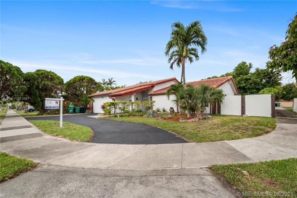 Calusa Club Estates, 8824 SW 134th Ct, The Crossings, Florida 33186, image 2