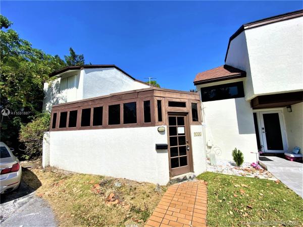 Wind Lake Village, 9725 NW 6th Ln #9725, Fountainebleau, Florida 33172, image 2