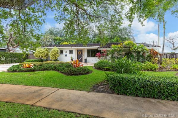 Heftler Homes Sunset Park, 9740 SW 75th St, Sunset, Florida 33173, image 2