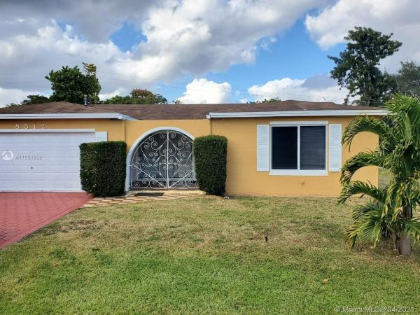 The Knolls, 8517 Claridge Dr, Miramar, Florida 33025, image 2