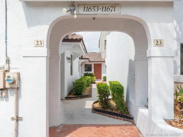 The Provinces Of Pierpointe At Pembroke Lakes, 11663 NW 11th St, Pembroke Pines, Florida 33026, image 2