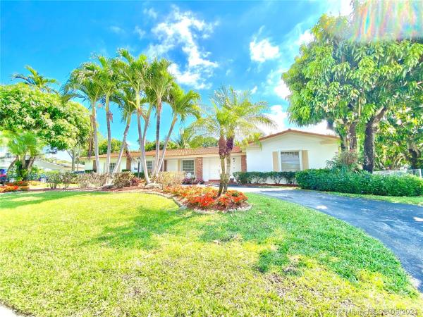 Windemere Woode, 7241 SW 84th Pl, Glenvar Heights, Florida 33143, image 2