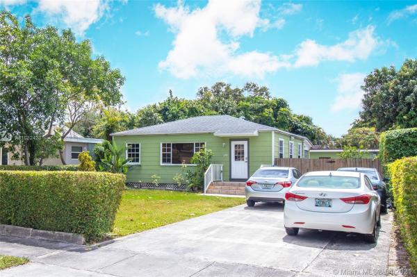 Country Club Estates, 240 Carlisle Dr, Miami Springs, Florida 33166, image 2