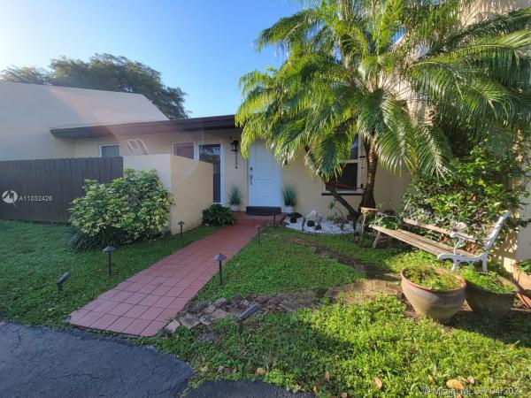 Devon Aire Villas, 12334 SW 115th Ter #12334, The Crossings, Florida 33186, image 2