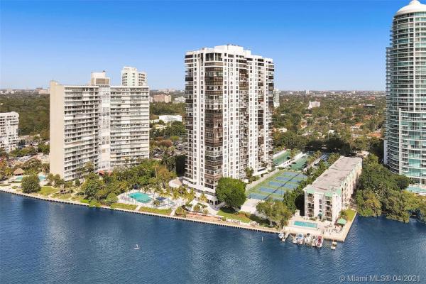 Brickell Bay Club, 2333 Brickell Ave #1111, Miami, Florida 33129, image 2