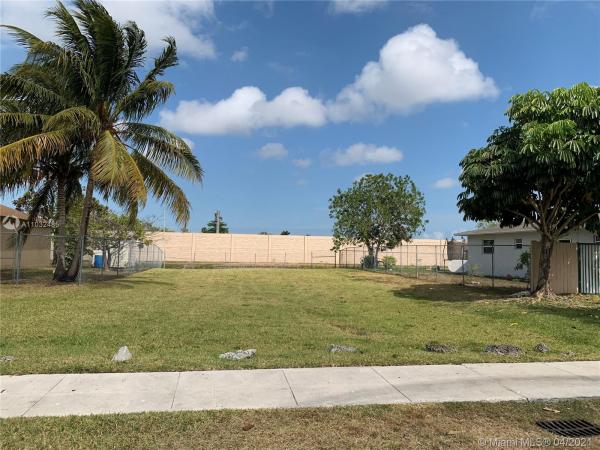 Colonial Pines, 175** SW 115th Ave, South Miami Heights, Florida 33157, image 2