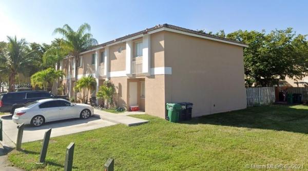 Weitzer Serena Lakes Townhomes, 17756 SW 140th Ct #1, Richmond West, Florida 33177, image 2