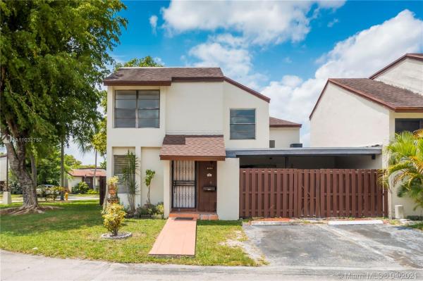 Wind Lake Village, 9761 NW 6th Ln #9761, Fountainebleau, Florida 33172, image 2