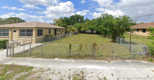Liberia, 2215 Greene St, Hollywood, Florida 33020, image 2