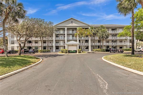 Whitehall Of Pine Island Ridge, 1526 Whitehall Dr #104, Davie, Florida 33324, image 2