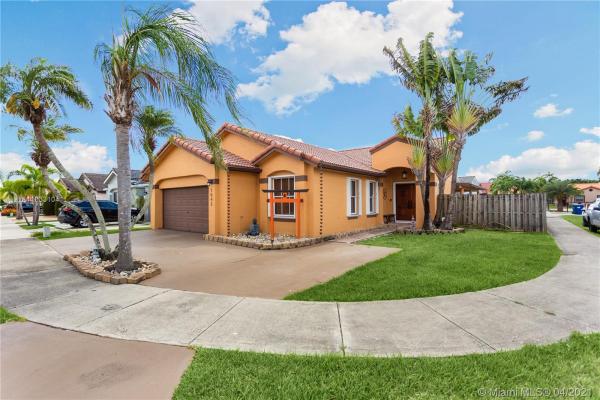 Venezia Homes Estates, 1042 NW 133rd Ct, Tamiami, Florida 33182, image 2