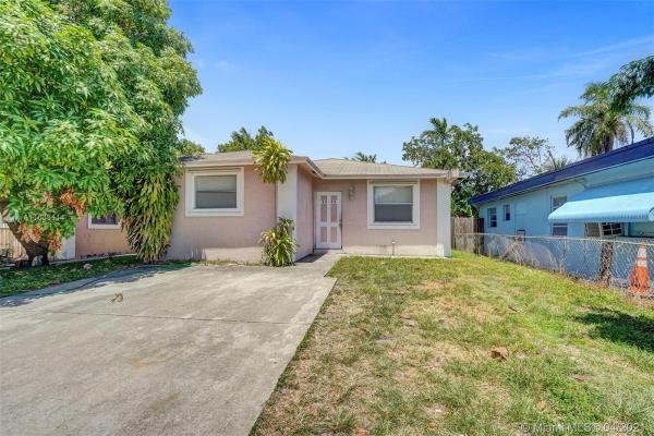 Liberia, 2339 Farragut St, Hollywood, Florida 33020, image 2
