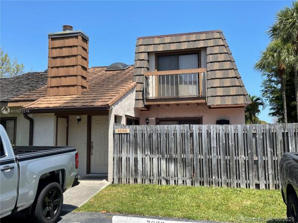 Lake Colony, 4179 Palm Bay Cir #D, West Palm Beach, Florida 33406, image 2