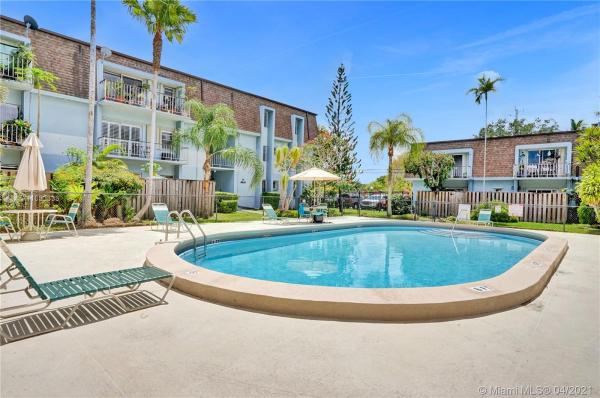 Woodside In Kendall, 9641 SW 77th Ave #204D, Kendall, Florida 33156, image 2