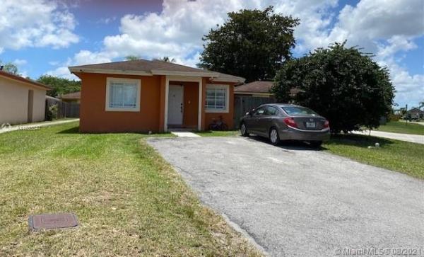 Villas Of Palm Bay, 943 SW 9th Ct, Florida City, Florida 33034, image 2