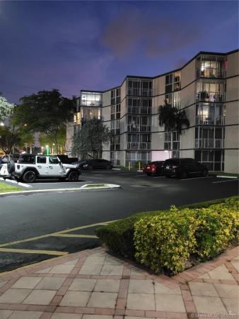Las Brisas Country Club Of Miami, 7075 NW 186th St #C110, Country Club, Florida 33015, image 2