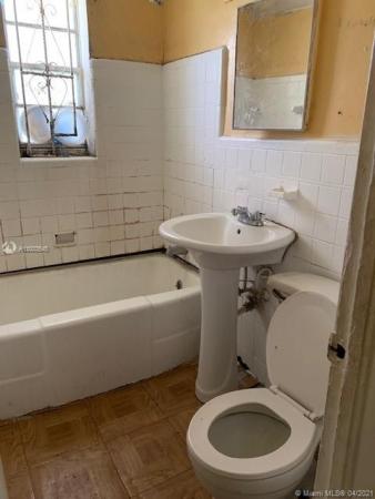 Bowling Green, Miami, Florida 33127, image 2