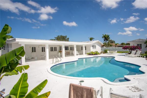 Pine Shore, 13300 SW 110th Ave, Kendall, Florida 33176, image 2