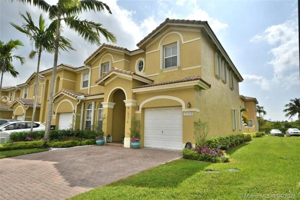 Kendall Breeze West, 11704 SW 137th Path, The Hammocks, Florida 33186, image 2