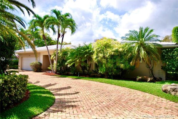 Coga, 1119 Hardee Rd, Coral Gables, Florida 33146, image 2