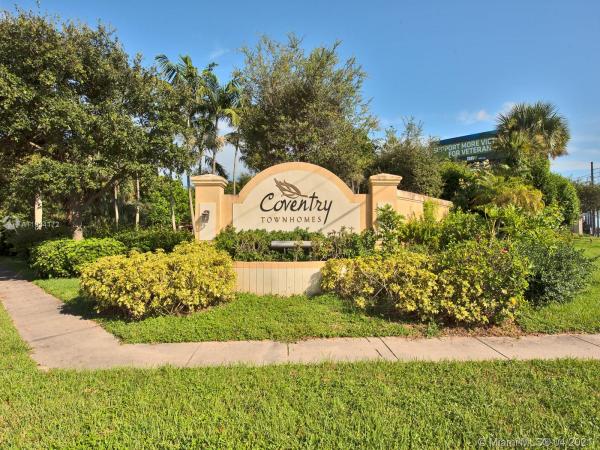 Coventry Townhomes, 4307 Berkshire Wharf Dr, Lake Worth, Florida 33461, image 2