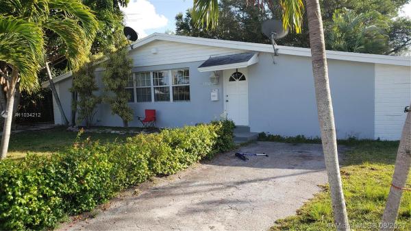 Holiday House, 19320 N Franjo Rd, Cutler Bay, Florida 33157, image 2