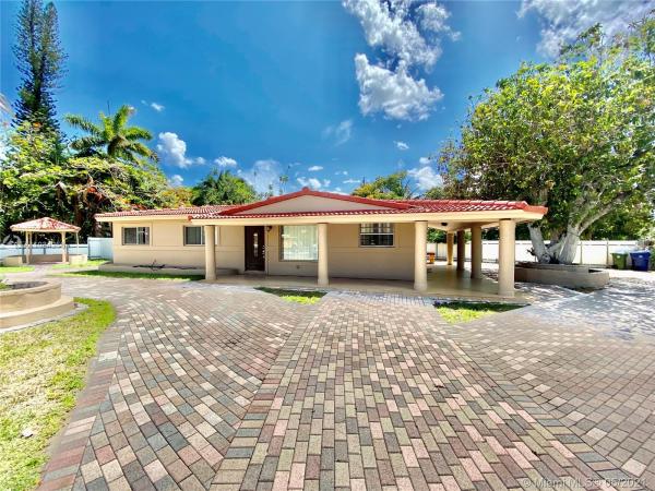 Jenada Villas, 900 NW 29th St, Wilton Manors, Florida 33311, image 2
