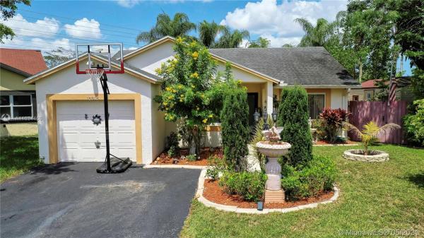 Edgewater Park, 13315 SW 112th Ct, Richmond Heights, Florida 33176, image 2