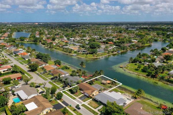 Kendale Lakes No HOA, 14420 SW 74th St, Kendale Lakes, Florida 33183, image 2