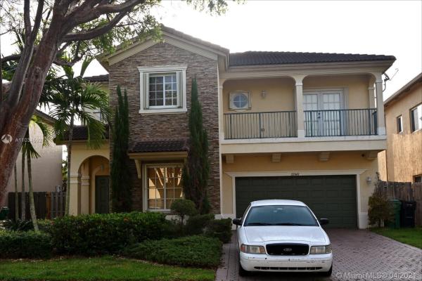 The Enclave At Isles Of Bayshore, 22447 SW 94th Path, Cutler Bay, Florida 33190, image 2