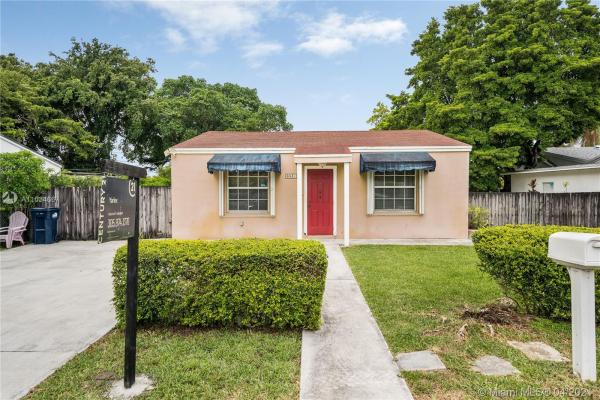Bird Road Terrace, 6631 SW 42nd St, Westwood Lakes, Florida 33155, image 2