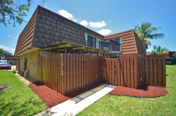 Village At Lake Pine, 11913 SW 13th Ct, Davie, Florida 33325, image 2