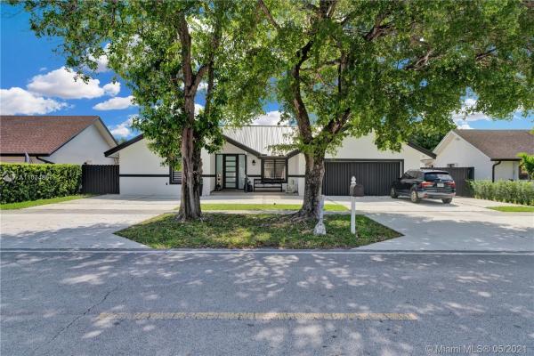 Caravel Country, 10701 SW 142nd Ave, The Hammocks, Florida 33186, image 2