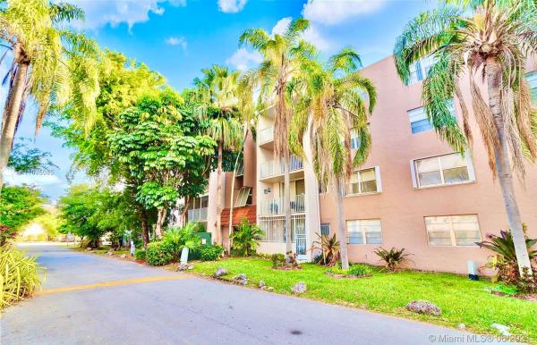 Summit Chase, 8511 NW 8th St #210, Fountainebleau, Florida 33126, image 2