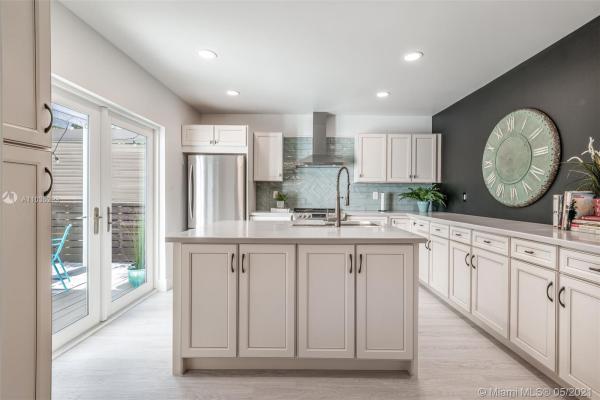 East Shore Crest, 1010 NE 83rd St, Miami, Florida 33138, image 2