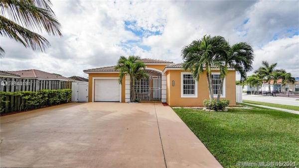 Cedar West Homes, 25802 SW 138th Ct, Naranja, Florida 33032, image 2