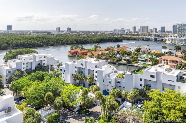 Poinciana Island Yacht & Racquet Club, 413 Poinciana Dr #1421, Sunny Isles Beach, Florida 33160, image 2