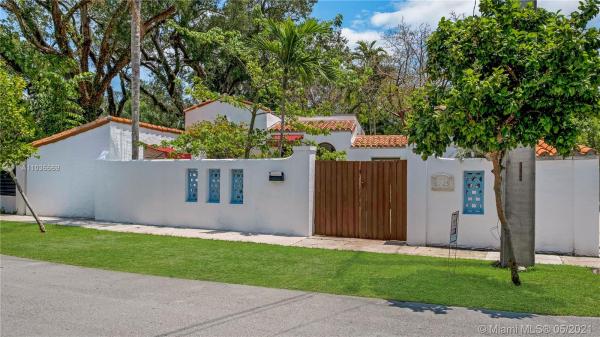 Cocoplum Terrace, 6925 SW 63rd Ct, South Miami, Florida 33143, image 2