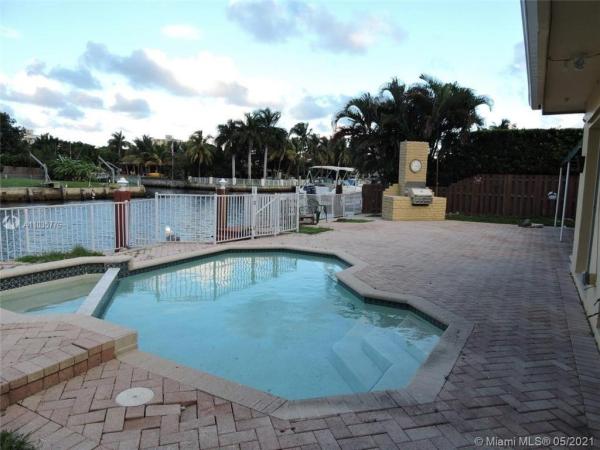 Venetian Keystone Point, 2055 Ixora Rd, North Miami, Florida 33181, image 2