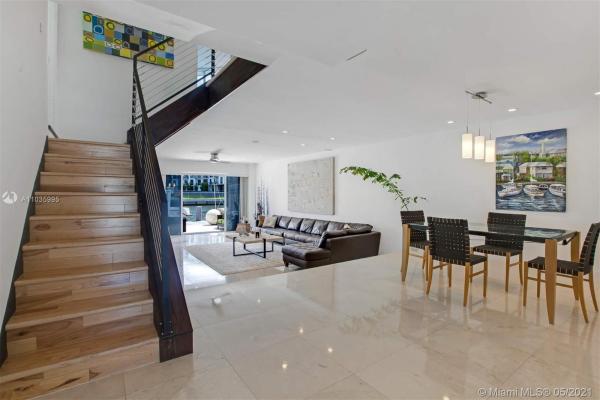 Snug Harbor, 1024 NW North River Dr, Miami, Florida 33136, image 2