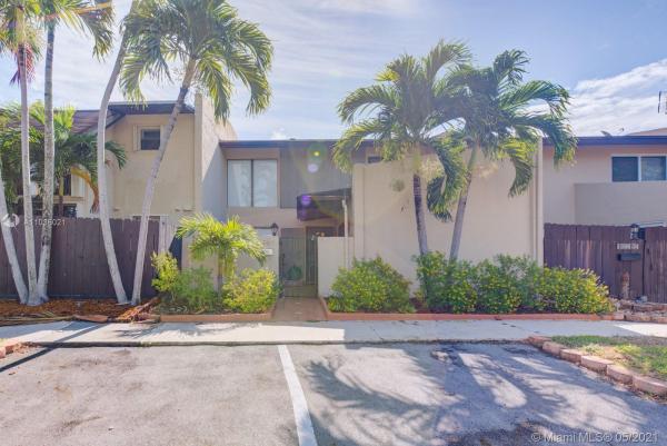 Snapper Creek Townhouses, 10949 SW 70th Ter, Kendall, Florida 33173, image 2
