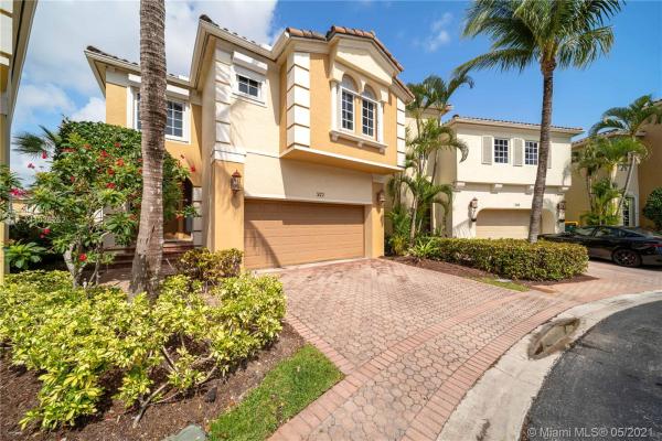 Aventura Lakes, Aventura, Florida 33180, image 2