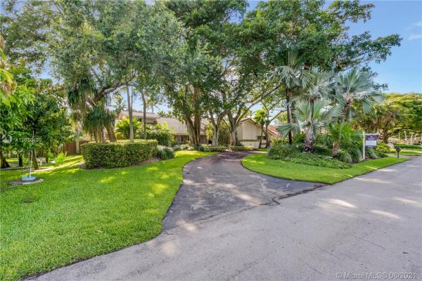 Galloway Glen, 10126 SW 93rd Pl, Kendall, Florida 33176, image 2