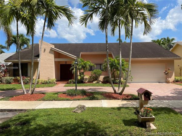 Kendale Country Club Estates, 9211 SW 101st Ave, Kendall, Florida 33176, image 2