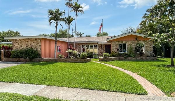 Keystone Island, 12479 Keystone Rd, North Miami, Florida 33181, image 2
