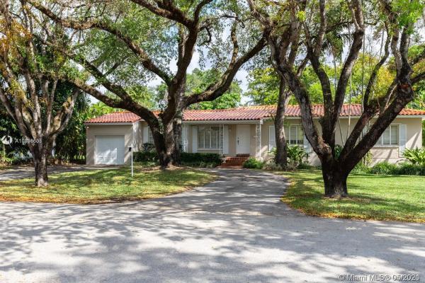 Coral Gables Country Club, 1409 Algardi Ave, Coral Gables, Florida 33146, image 2