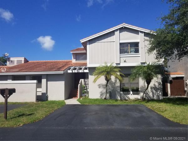 Deerwood Townhomes, 15077 SW 127th Ct #15077, Three Lakes, Florida 33186, image 2
