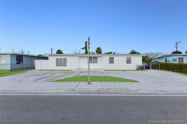 Westwood Lakes Residential, 4011 SW 112th Ave, Westwood Lakes, Florida 33165, image 2