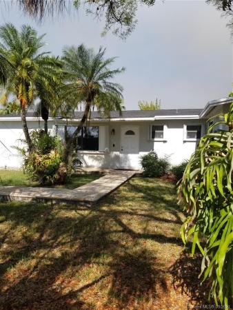 Pine Manor, 1663 NW 6th Ave, Homestead, Florida 33030, image 2