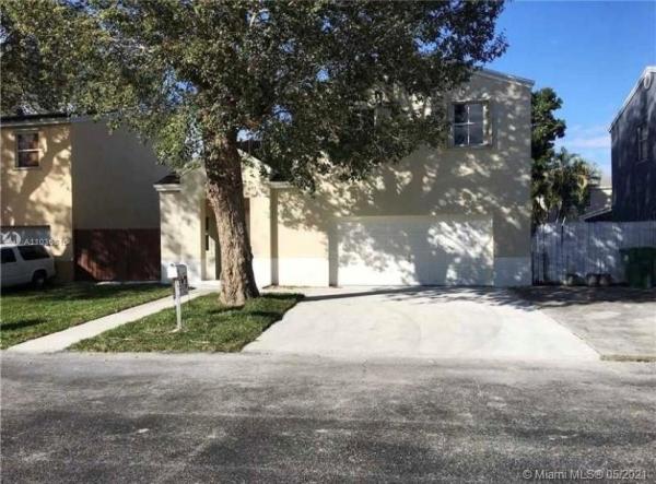 Cutler Landings, 11807 SW 273rd Ln, South Miami Heights, Florida 33032, image 2